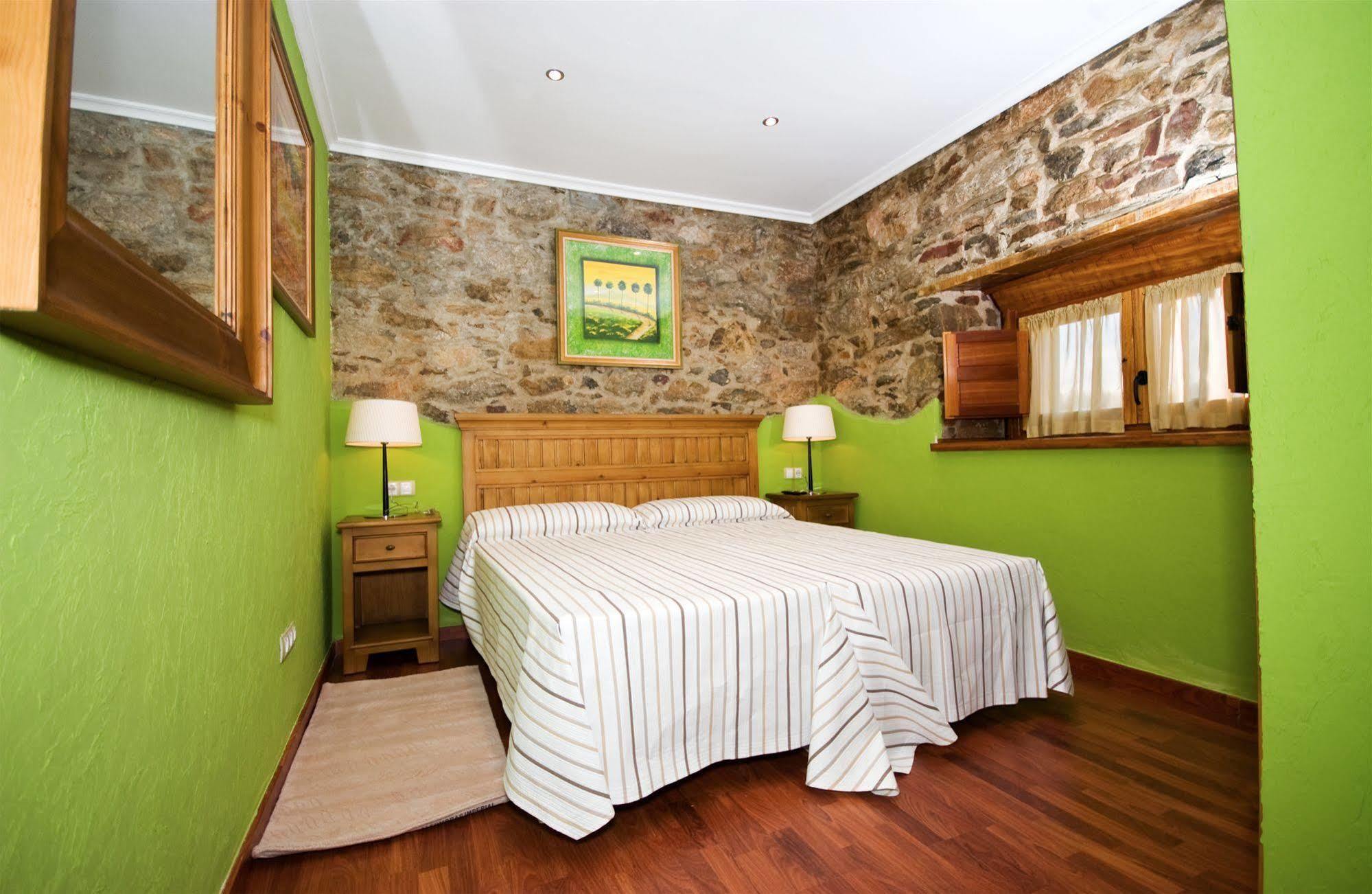 Casa Rural Los Sombredales Soto Del Barco Exteriör bild